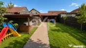 Triplex cu pod amenajat,foișor, beci și curte însorită |