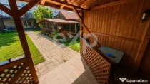 Triplex cu pod amenajat,foișor, beci și curte însorită |