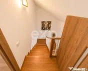 Triplex cu pod amenajat,foișor, beci și curte însorită | 