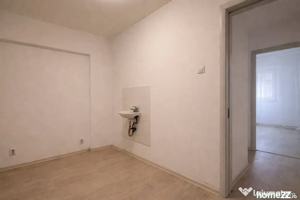Splaiul Unirii – stradal, 3 camere decomandat, 80 mp - ...