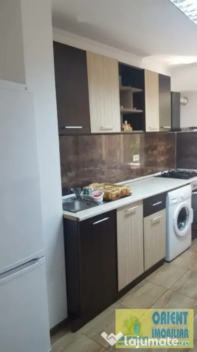 Tomis Nord, de vanzare 2 camere, decomandat, etaj 1, gaze, mobilat
