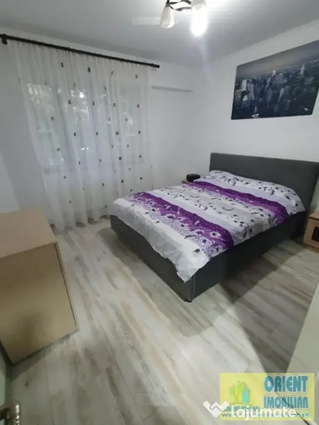 Tomis Nord, de vanzare 2 camere, decomandat, etaj 1, gaze, mobilat