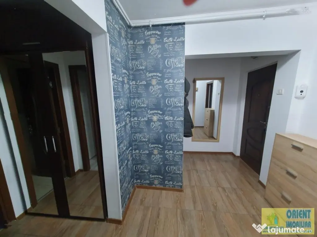 Tomis Nord, de vanzare 2 camere, decomandat, etaj 1, gaze, mobilat
