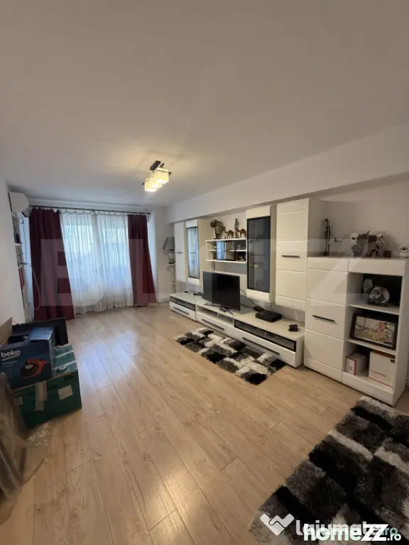 Apartament 4 camere, Ultracentral, Etajul 1 - Targu Jiu (Gorj)