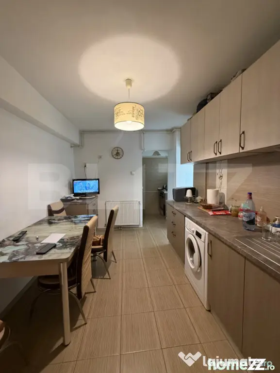Apartament 4 camere, Ultracentral, Etajul 1 - Targu Jiu (Gorj)