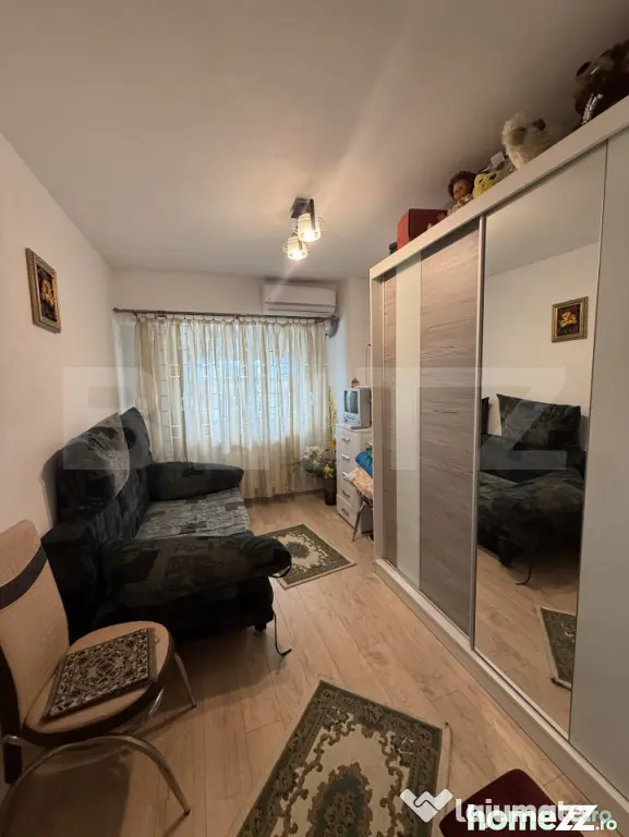Apartament 4 camere, Ultracentral, Etajul 1 - Targu Jiu (Gorj)