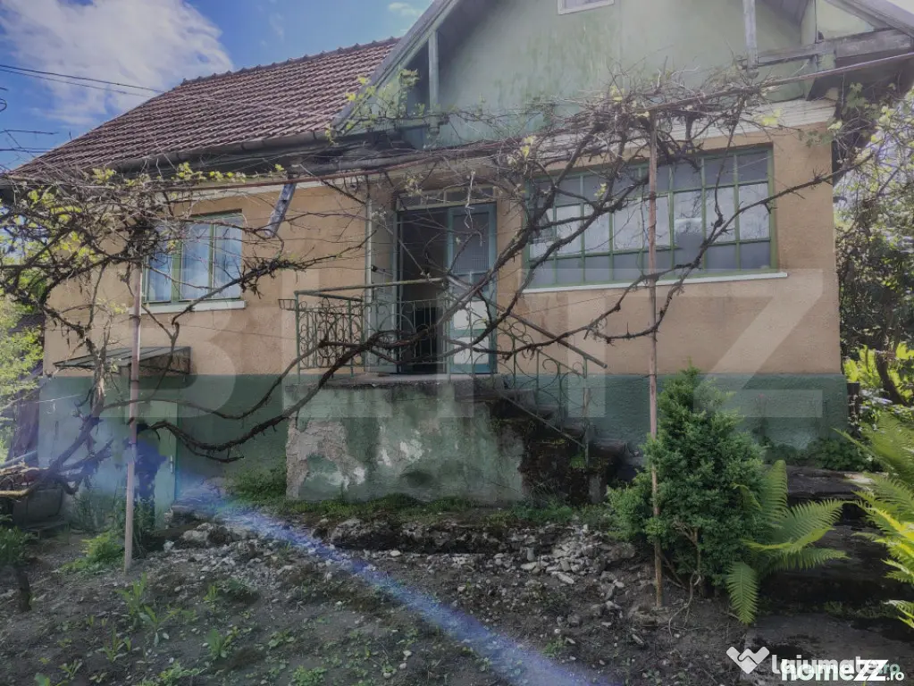 EXCLUSIVITATE! Casă tradițională cu teren 1513 mp, cu ane