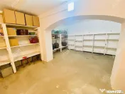 Apartament cu 4 camere si spatiu comercial zona Blv. Victori 
