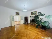 Apartament cu 4 camere si spatiu comercial zona Blv. Victori 