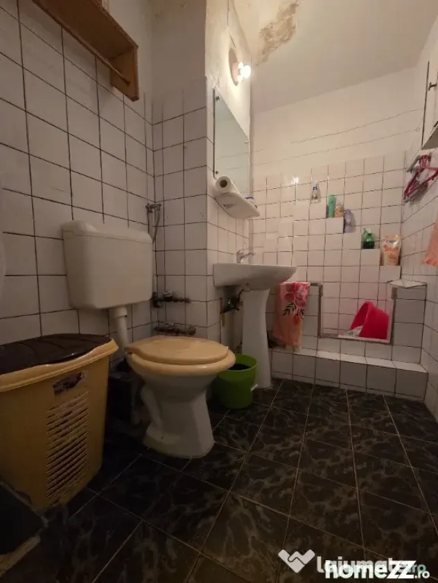 Vand apartament 1 cameră,etajul 3,Podgoria