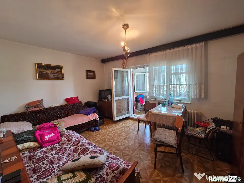 Vand apartament 1 cameră,etajul 3,Podgoria
