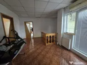 Casa individuala la curte l Eroii Revolutiei metrou 