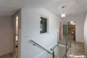 Bucurestii Noi - Chitila Ap 3 camere la curte, terasa, co... 