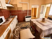 Casa cu farmec autentic, anexe, 1.100 mp teren roditor, Saul 