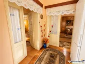Casa cu farmec autentic, anexe, 1.100 mp teren roditor, Saul 
