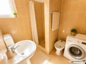 Casa cu farmec autentic, anexe, 1.100 mp teren roditor, Saul 