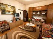 Casa cu farmec autentic, anexe, 1.100 mp teren roditor, Saul 