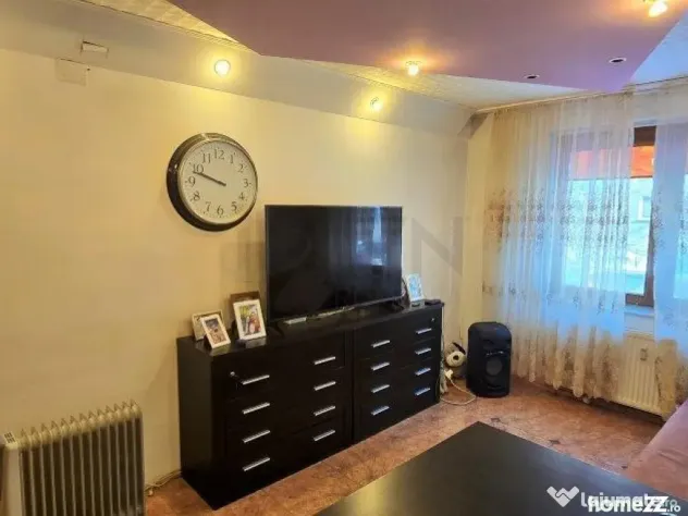 4 Camere Crangasi - Parter cu balcon 10 mp