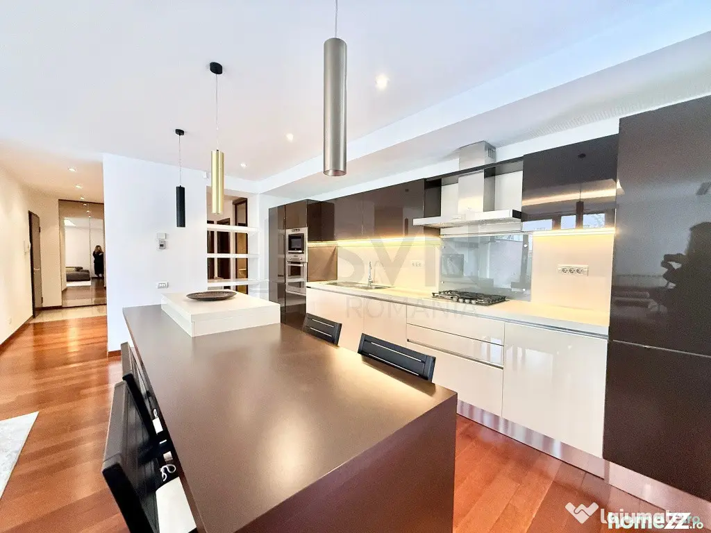 APARTAMENT SPECTACULOS l GRADINA 100 MP l 2 GARAJE l GYM ...