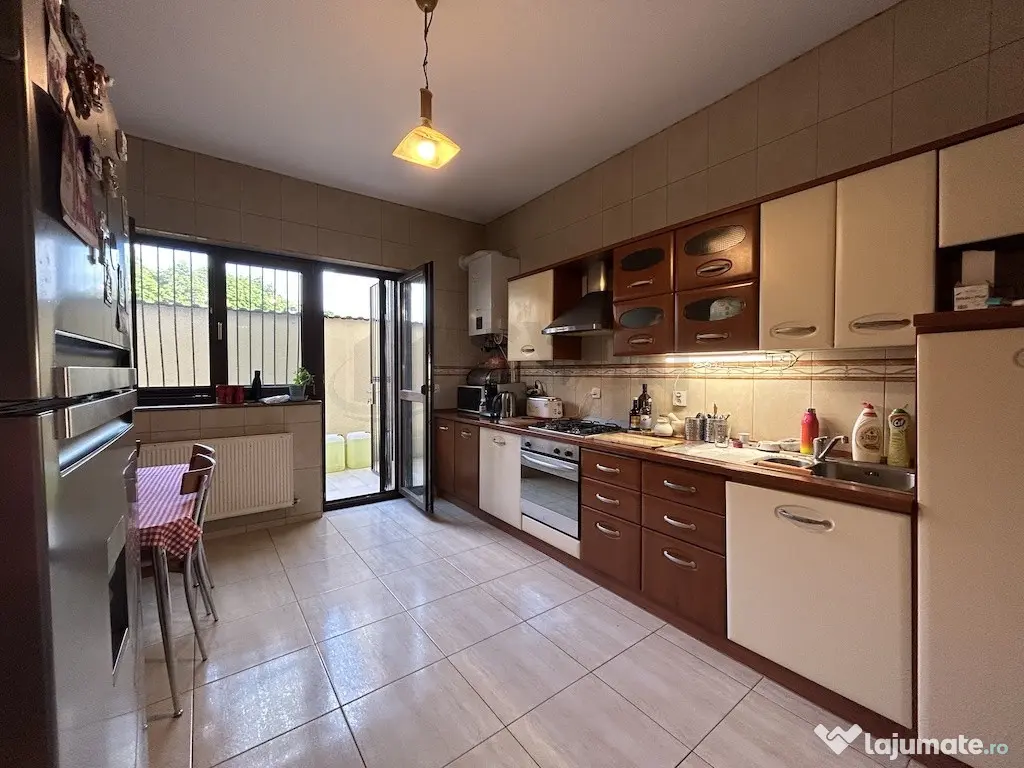 Vila Individuala 5 Camere 241 MP Bucurestii Noi
