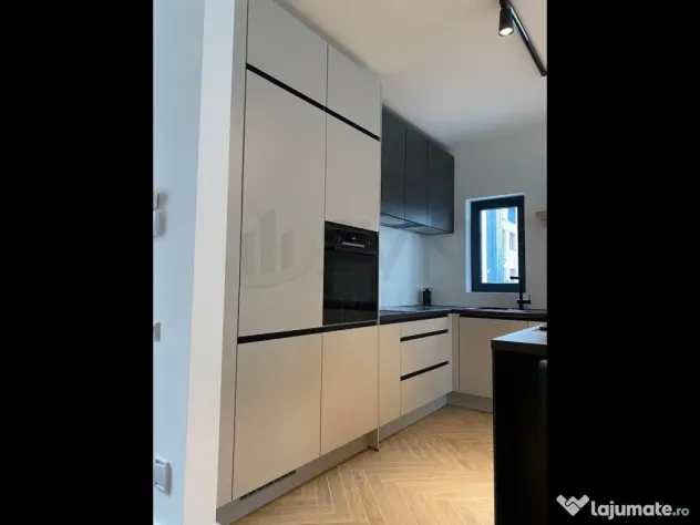 Vila moderna in complex securizat