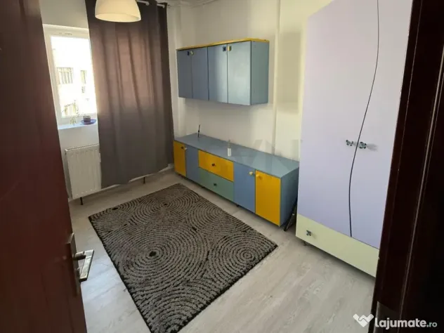 Apartament 5 camere Titan Decomandat