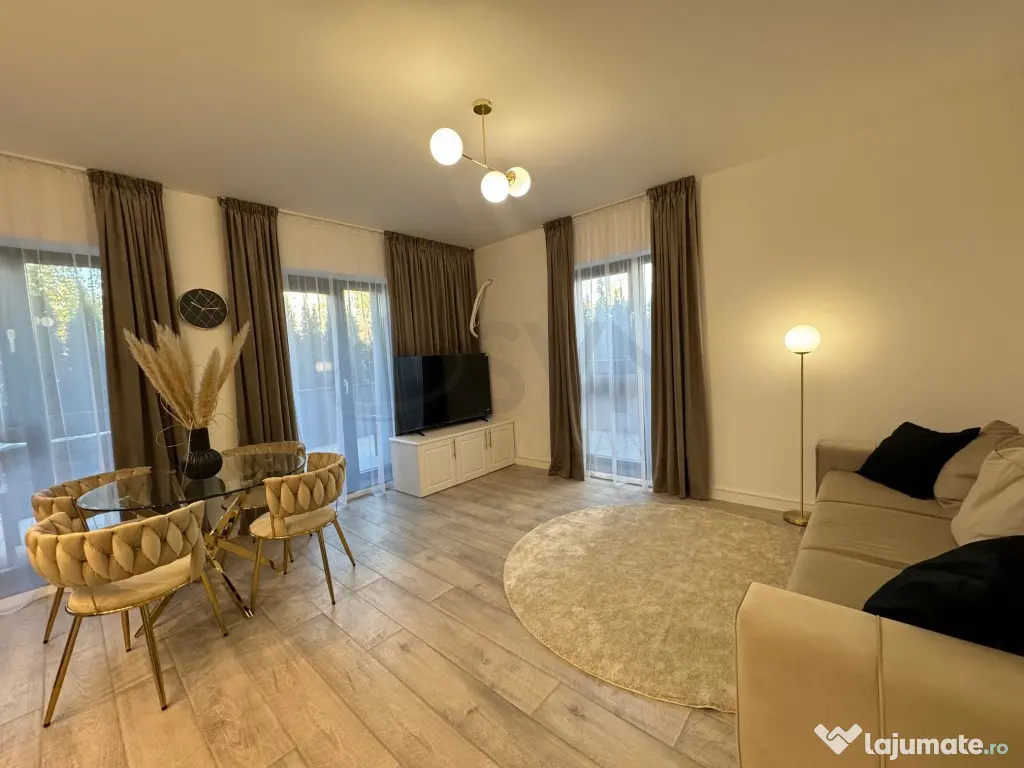 3 camere cu curte 40 mp complex Parcului 20