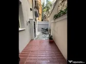 Universitate - apartament cu 3 camere si curte proprie 