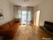 Universitate - apartament cu 3 camere si curte proprie 