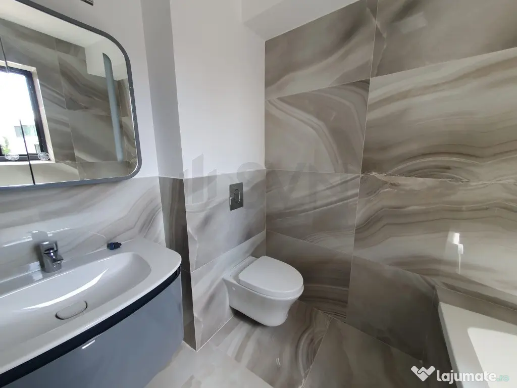 Apartament cu 3 camere singur pe etaj Polona