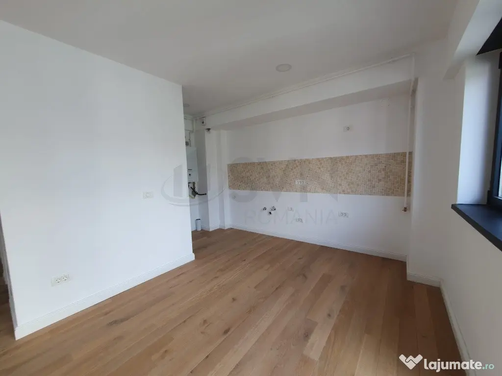Apartament cu 3 camere singur pe etaj Polona