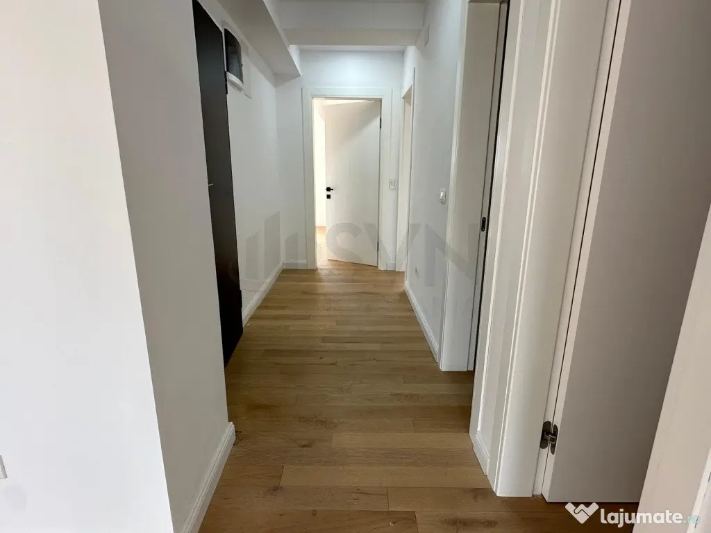 Apartament cu 3 camere singur pe etaj Polona