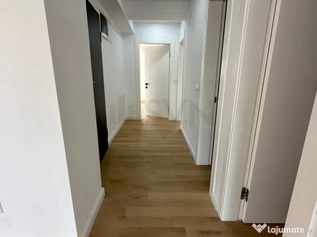 Apartament cu 3 camere singur pe etaj Polona