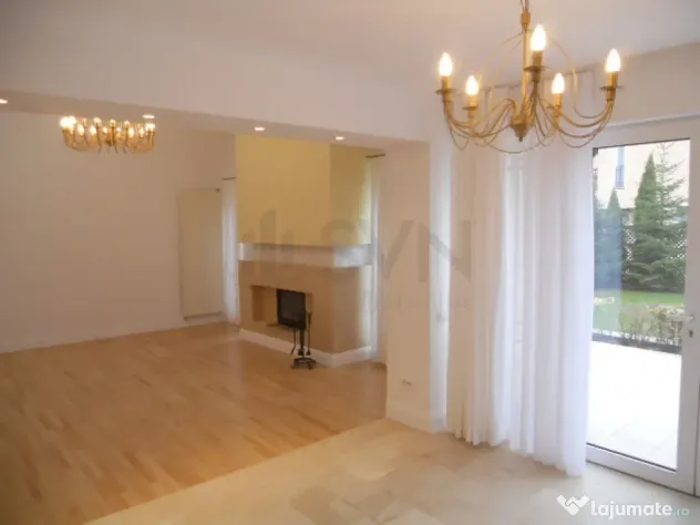 Vila Spatioasa 5 Camere Pipera