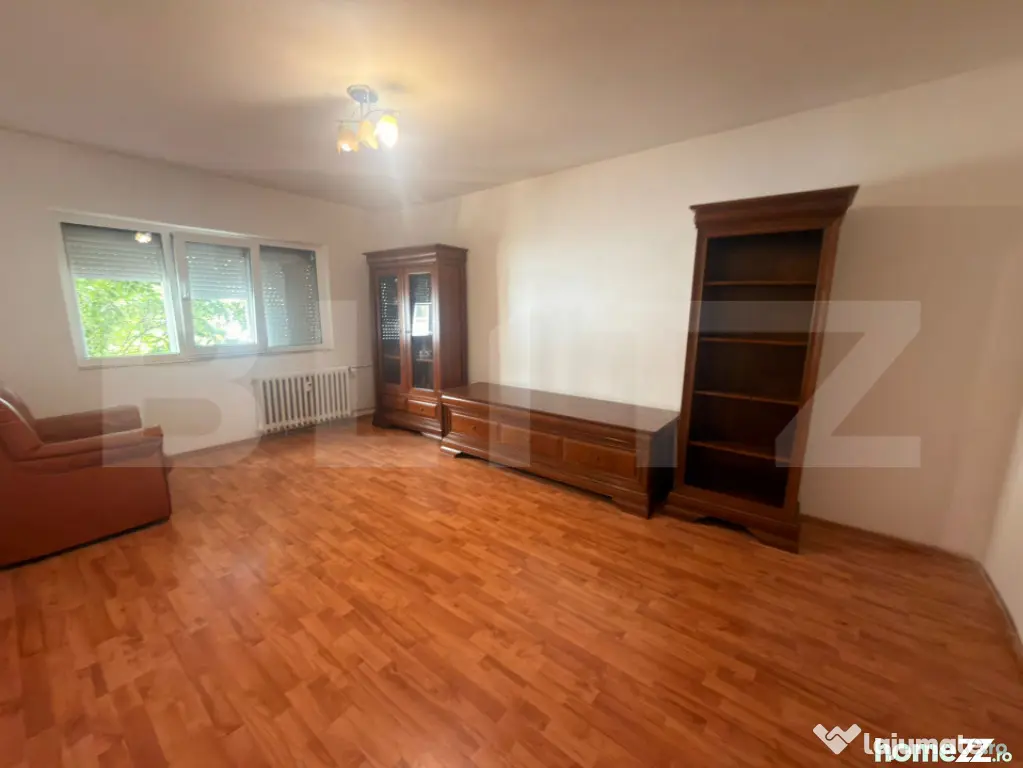 Apartament 4 camere decomandat, etaj 1, zona scoala gimnazia