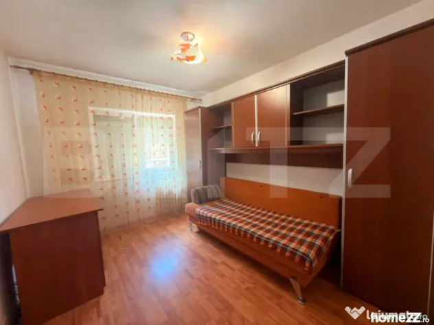 Apartament 4 camere decomandat, etaj 1, zona scoala gimnazia