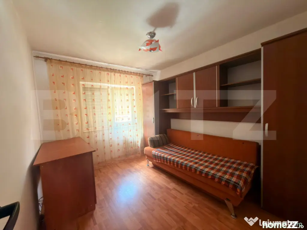 Apartament 4 camere decomandat, etaj 1, zona scoala gimnazia