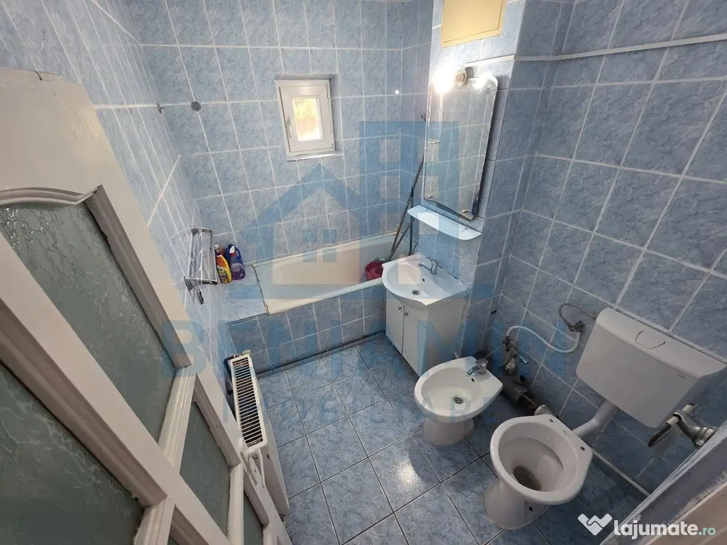 Trei camere doua bai 1Mai etaj 1 -centrala termica -75mp-...