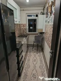 Apartament 3 camere semidecomandat