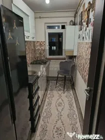 Apartament 3 camere semidecomandat