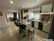 Casa de vanzare 5 camere, terasa inchisa, garaj curte amenaj