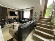 Casa de vanzare 5 camere, terasa inchisa, garaj curte amenaj