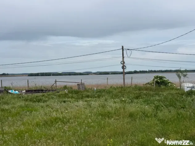 Baltag - teren intravilan, 730 mp cu vedere la lac, utilitat