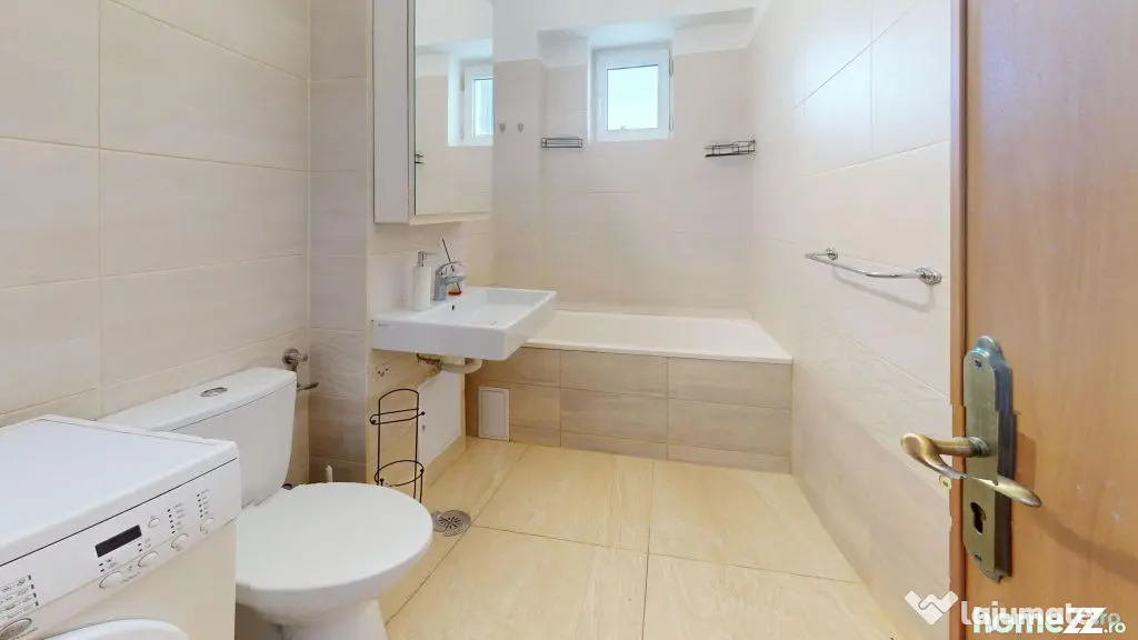 2 camere | Decomandat | 59 mp util | An 2002 | Metrou Pia...