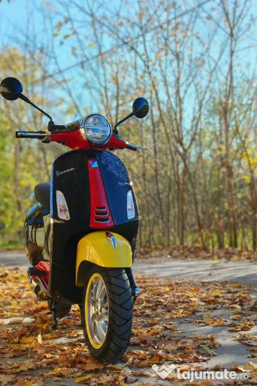 Vespa Primavera Disney Mickey Mouse Edition