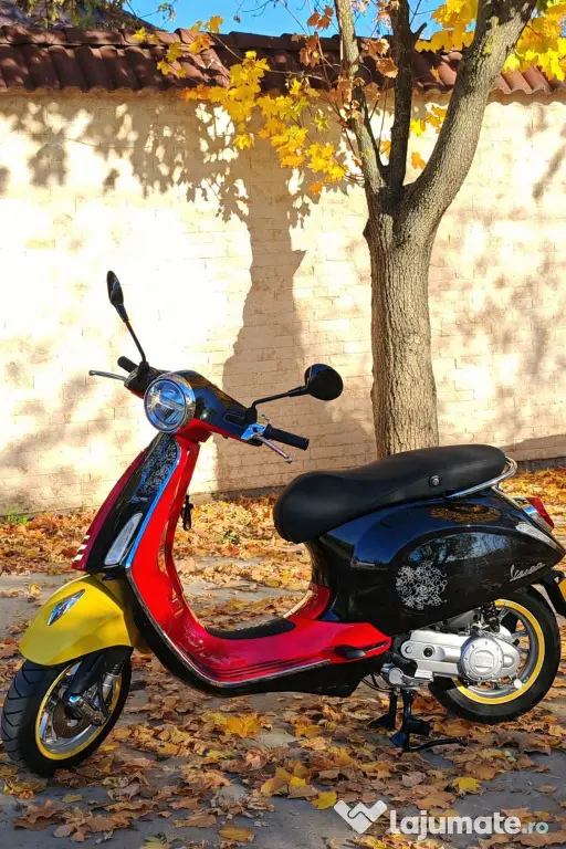 Vespa Primavera Disney Mickey Mouse Edition