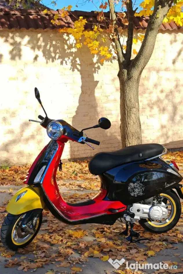 Vespa Primavera Disney Mickey Mouse Edition
