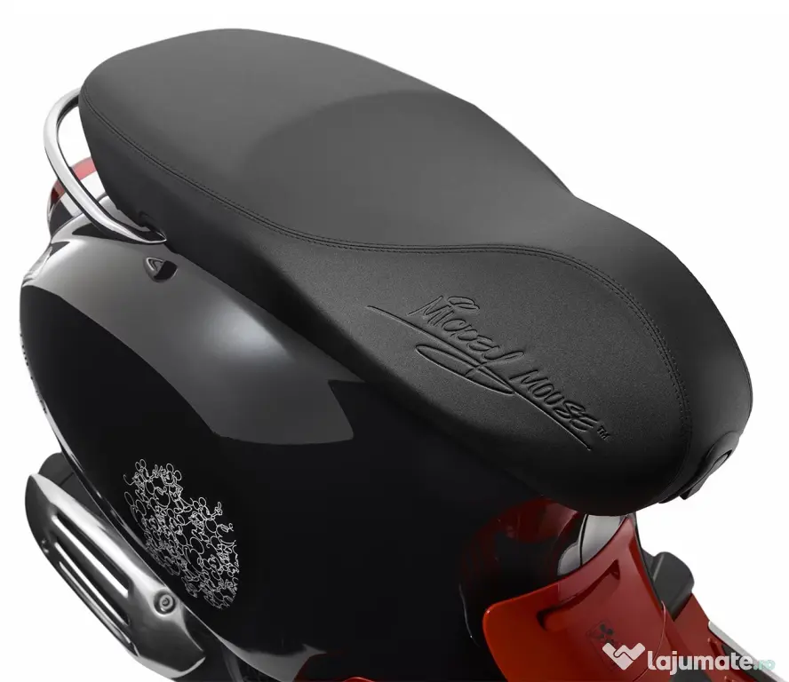 Vespa Primavera Disney Mickey Mouse Edition
