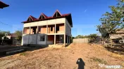Doua case, spatiu comercial, casa tip pensiune Goicea Dolj 