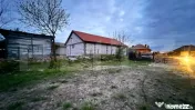 Doua case, spatiu comercial, casa tip pensiune Goicea Dolj 